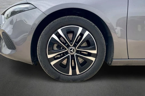 Mercedes-Benz Clase A A 250 e con tecnología híbrida EQ Sedán