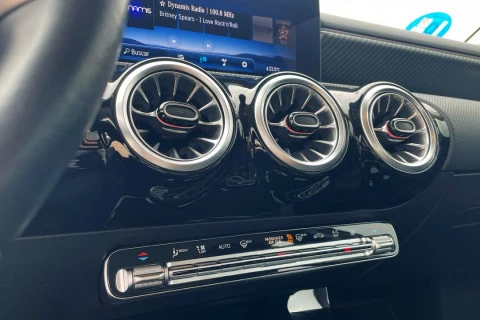 Mercedes-Benz Clase A A 250 e con tecnología híbrida EQ Sedán