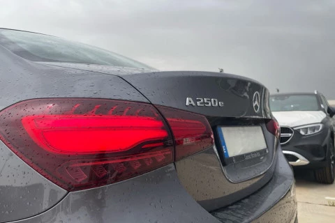 Mercedes-Benz Clase A A 250 e con tecnología híbrida EQ Sedán