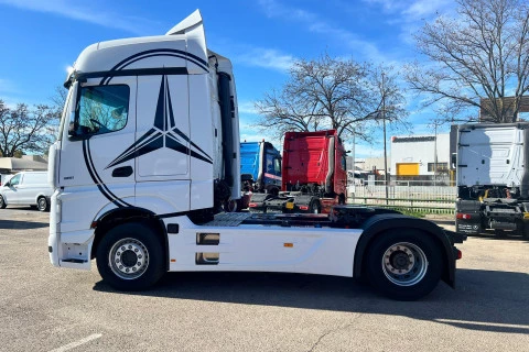 Mercedes-Benz Actros 1951 LS