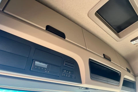 Mercedes-Benz Actros 1951 LS