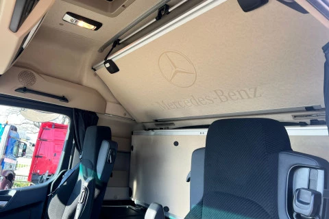 Mercedes-Benz Actros 1951 LS