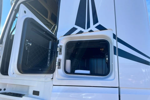 Mercedes-Benz Actros 1951 LS