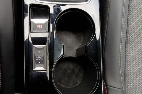 Peugeot 2008 Allure Puretech 100 S&S 6 Vel. MAN