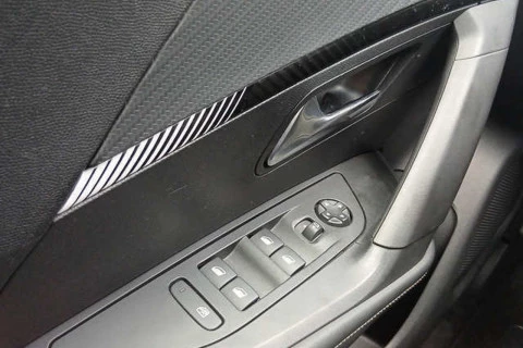 Peugeot 2008 Allure Puretech 100 S&S 6 Vel. MAN