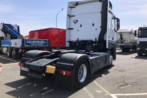 Mercedes-Benz Actros 1845