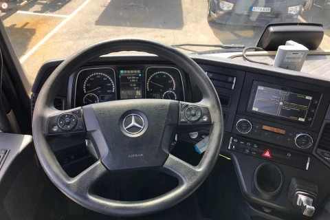 Mercedes-Benz Actros 1845