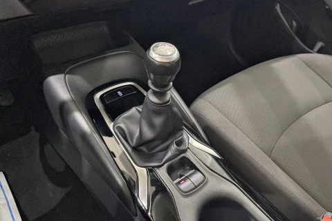 Toyota Corolla 1.6 VVT-i Sol