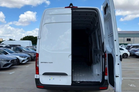 Mercedes-Benz Sprinter 317 CDI FURGON PRO LARGO