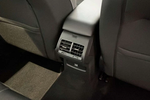 Citroën C4 X Hybrid 145 ë-DCS6 Business Edition