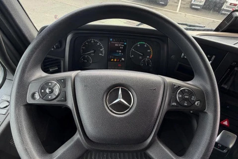 Mercedes-Benz Actros 1851