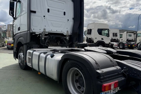 Mercedes-Benz Actros 1851