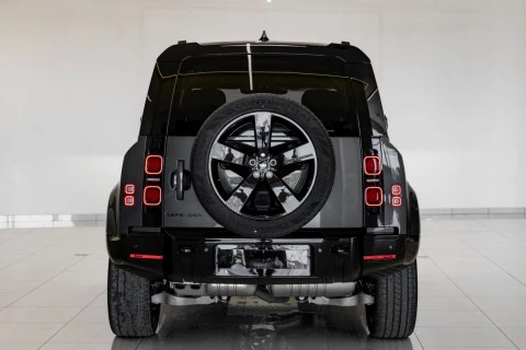 Land Rover Defender 110 3.0D I6 MHEV X-Dynamic SE 4WD AT 221 kW (301 CV)