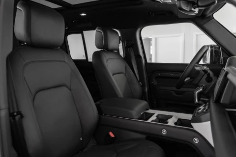 Land Rover Defender 110 3.0D I6 MHEV X-Dynamic SE 4WD AT 221 kW (301 CV)