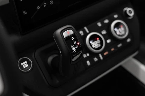 Land Rover Defender 110 3.0D I6 MHEV X-Dynamic SE 4WD AT 221 kW (301 CV)