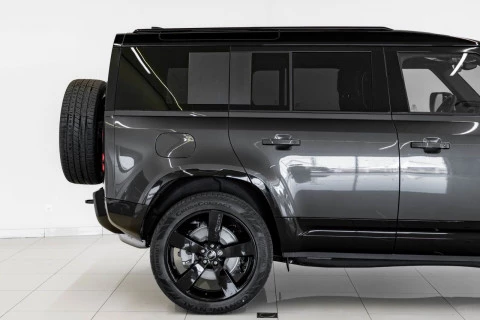 Land Rover Defender 110 3.0D I6 MHEV X-Dynamic SE 4WD AT 221 kW (301 CV)