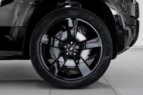 Land Rover Defender 110 3.0D I6 MHEV X-Dynamic SE 4WD AT 221 kW (301 CV)