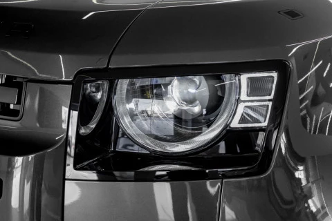 Land Rover Defender 110 3.0D I6 MHEV X-Dynamic SE 4WD AT 221 kW (301 CV)