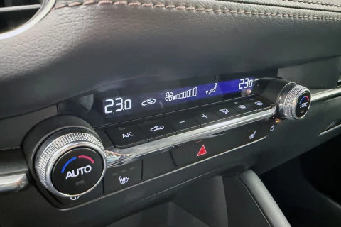 Mazda3 2.5L e-SKYACTIV G MHEV 103kW Excl-line
