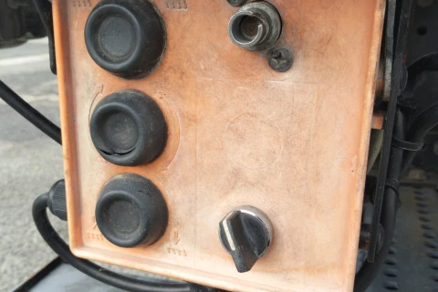 Nissan NT 500 TRANSPORTE CABALLOS