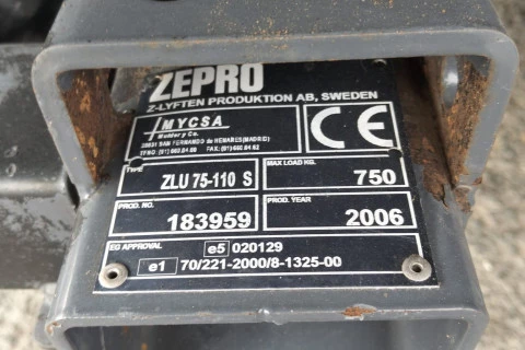 Nissan NT 500 TRANSPORTE CABALLOS