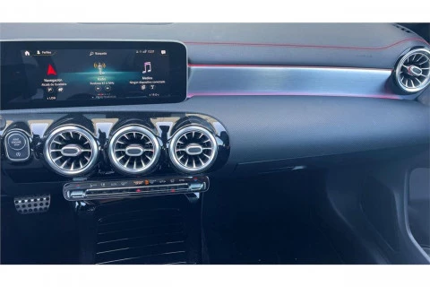 Mercedes-Benz CLA CLA 200 D DCT