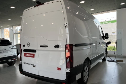 Nissan Interstar Furgón L2H2 3,5T 87 kWh A/T N-Connecta