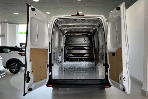 Nissan Interstar Furgón L2H2 3,5T 87 kWh A/T N-Connecta