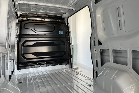 Nissan Interstar Furgón L2H2 3,5T 87 kWh A/T N-Connecta