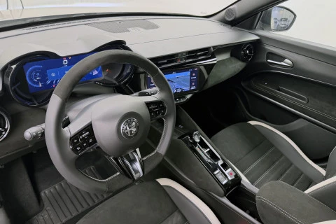 Alfa Romeo Junior Ibrida Sport Speciale 108kW (145CV)