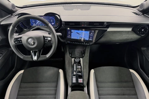 Alfa Romeo Junior Ibrida Sport Speciale 108kW (145CV)