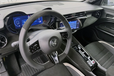 Alfa Romeo Junior Ibrida Sport Speciale 108kW (145CV)