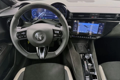 Alfa Romeo Junior Ibrida Sport Speciale 108kW (145CV)