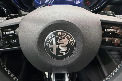 Alfa Romeo Junior Ibrida Sport Speciale 108kW (145CV)