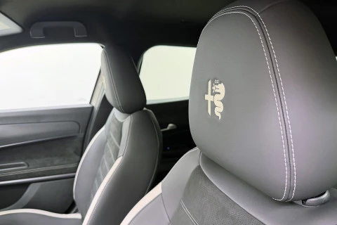 Alfa Romeo Junior Ibrida Sport Speciale 108kW (145CV)