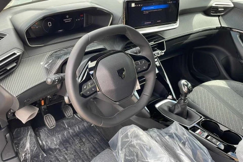 Peugeot 2008 Allure Gasolina 100 S&S 6 Vel. MAN