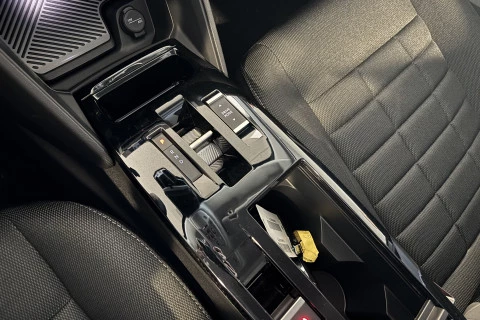 Citroën C4 X Hybrid 145 ë-DCS6 Business Edition
