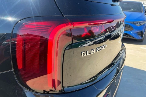 Mercedes-Benz GLB GLB 250+