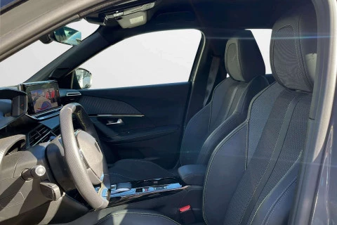 Peugeot e-2008 Eléctrico GT 156 (115kW)