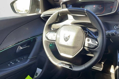 Peugeot e-2008 Eléctrico GT 156 (115kW)