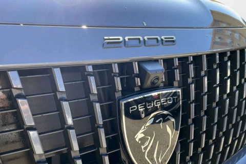 Peugeot e-2008 Eléctrico GT 156 (115kW)