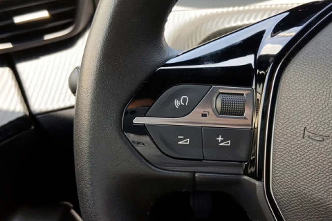 Peugeot 2008 PureTech 100 S&S Allure 75 kW (100 CV)