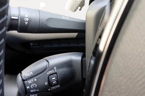Peugeot 2008 PureTech 100 S&S Allure 75 kW (100 CV)