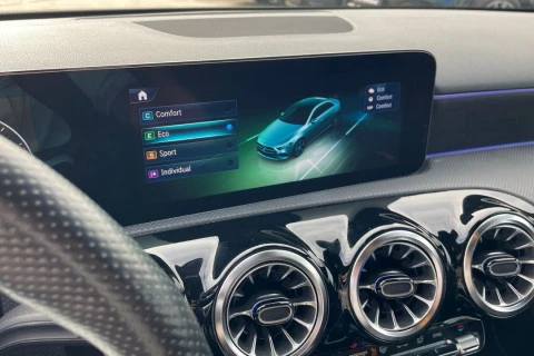 Mercedes-Benz Clase A A 180 d Sedán