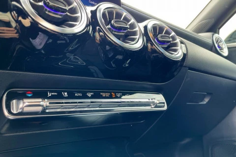 Mercedes-Benz Clase A A 180 d Sedán