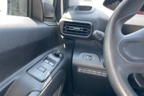 Peugeot Partner Pro Standard 600kg BlueHDi 73kW