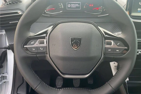 Peugeot 208 Active Puretech 100