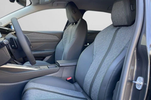 Peugeot 408 408 Allure HYBRID 145 eDCS6