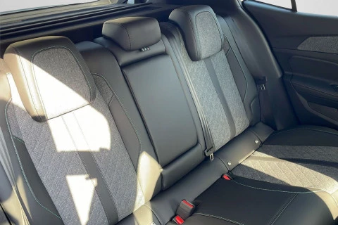 Peugeot 408 408 Allure HYBRID 145 eDCS6