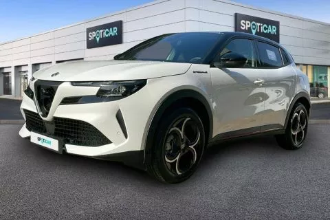 Alfa Romeo Junior Ibrida Speciale 100kW (136CV) Alfa Romeo Junior Ibrida Speciale 100kW (136CV)